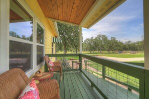 Casa, várias camas, varanda, vista para o jardim (2559 Knopp Yellow) | Terraço/pátio