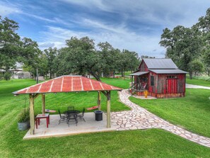 Exterior - Cabins Out Back-nest (Fredericksburg)