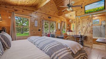 1 bedroom, individually decorated, individually furnished, bed sheets