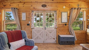 Casa, 1 cama King size, hidromasaje, vista al jardín (2557 Knopp School Rd - The Nest) | Interior