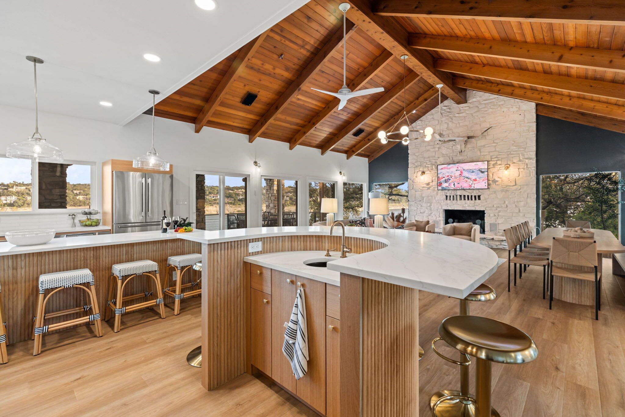 House, Multiple Beds, Hot Tub (18403 Lakepoint Circ) | Private kitchen