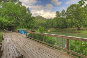 Exterior detail - Riverfront Family Getaway on the Guadalupe (New Braunfels)