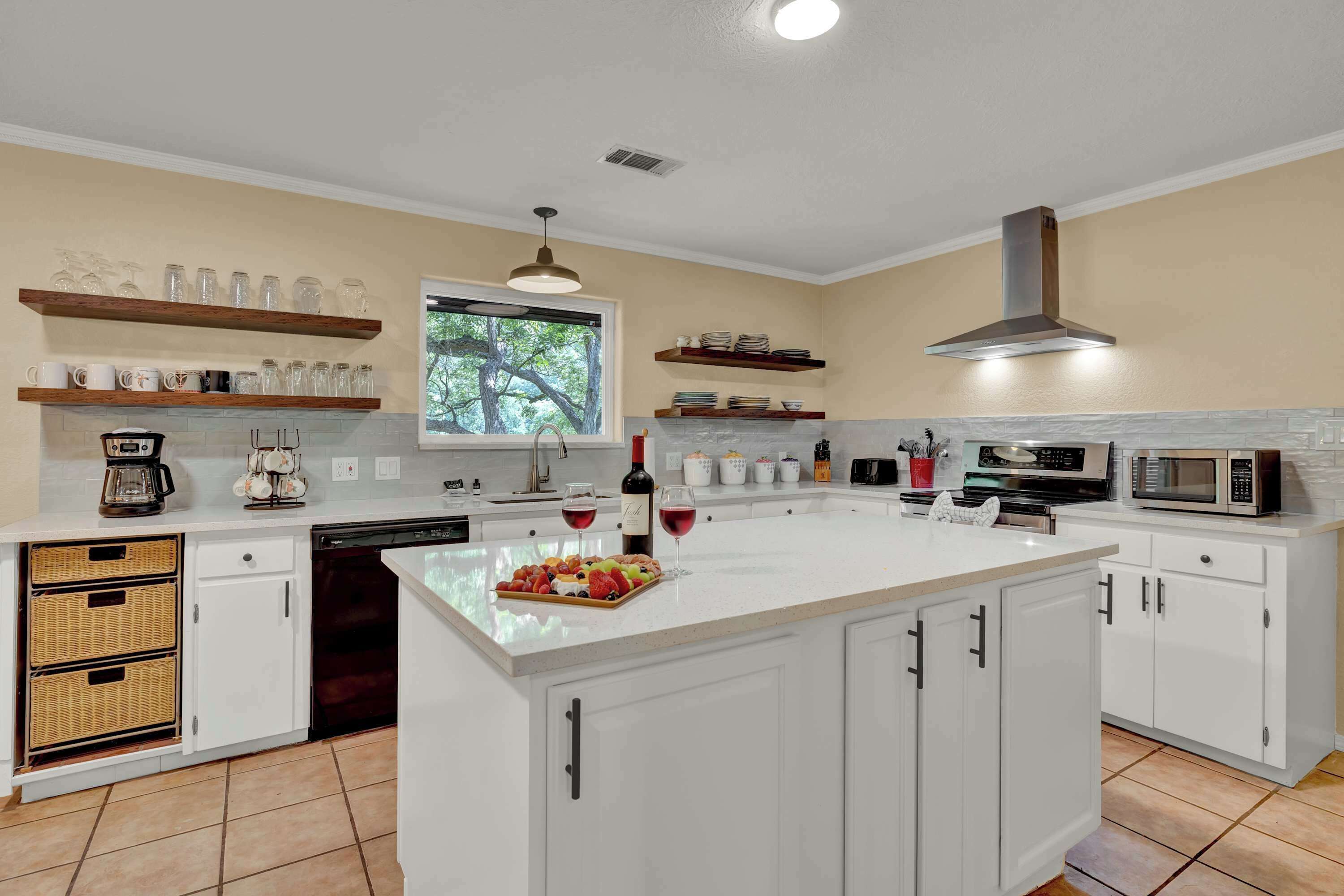 House, Multiple Beds, Pool Access (1380 Ponderosa Dr) | Private kitchen