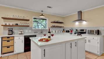 House, Multiple Beds, Pool Access (1380 Ponderosa Dr) | Private kitchen