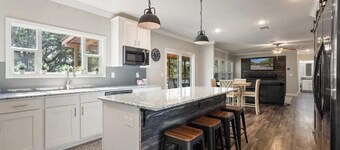 Hye Life in the Hill Country!