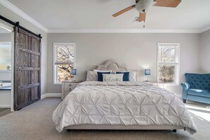 獨棟房屋, 多張床, 庭院 (7994 W US-290) | 4 間臥室、獨特裝潢、布置獨特、床單