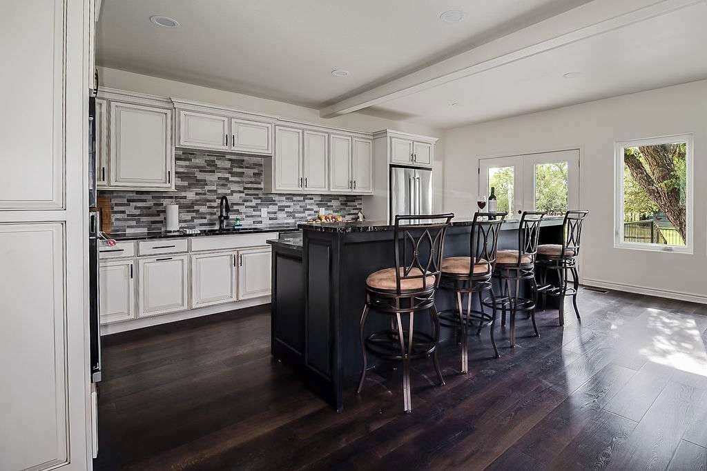 House, Multiple Beds, Hot Tub, Garden View (2485 Old San Antonio) | Private kitchen