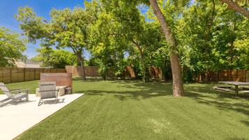 House, 1 Queen Bed, Patio, Garden View (206 W Pecan) | View from room