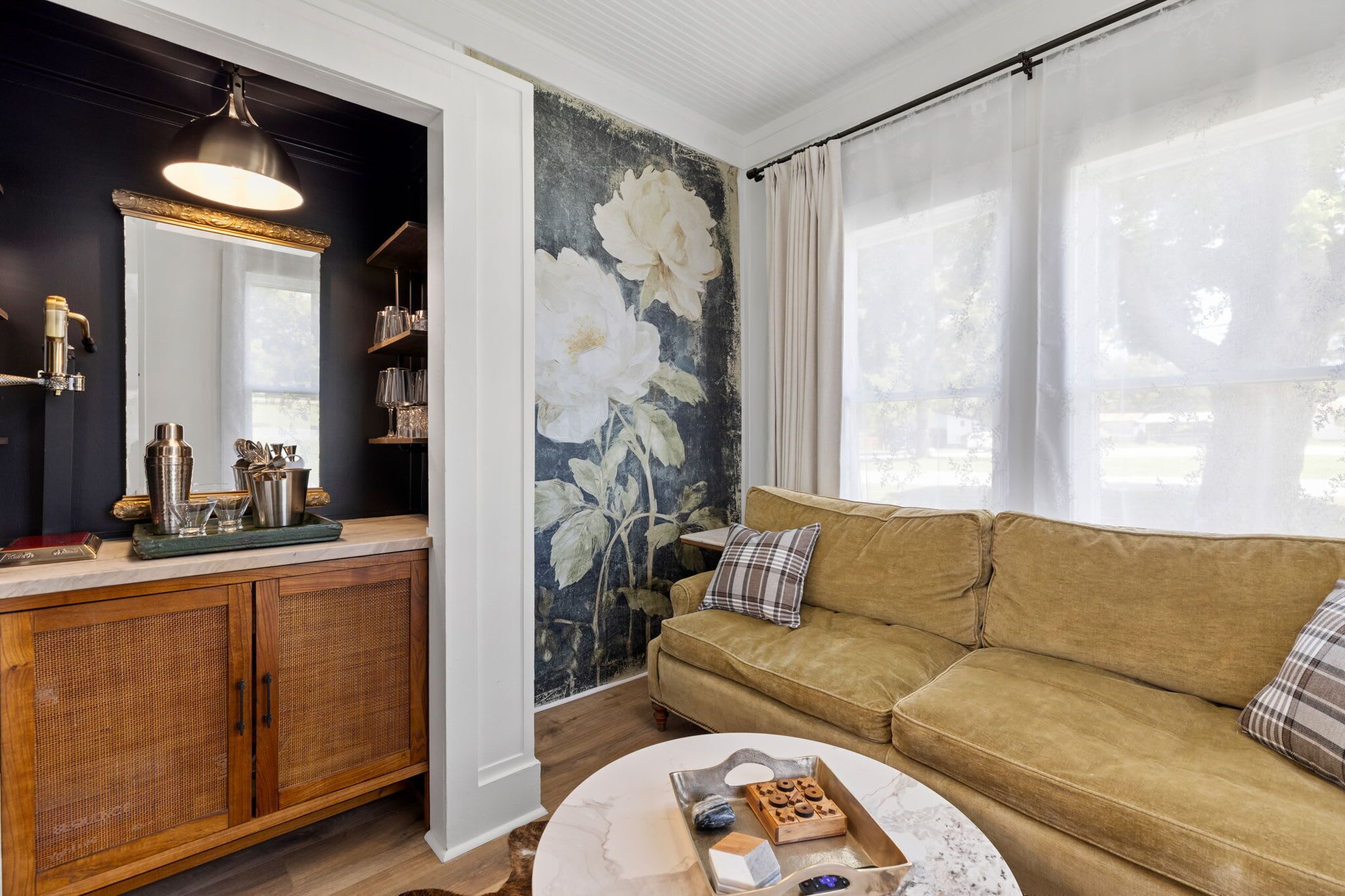 Ferienhaus, 1 Queen-Bett, Terrasse, Gartenblick (206 W Pecan) | Wohnbereich