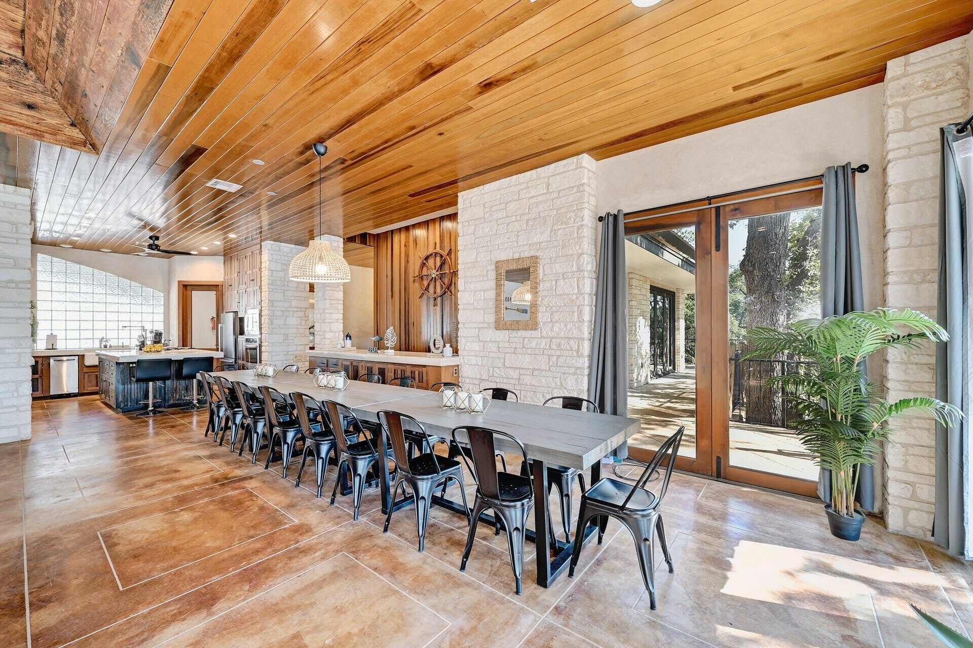 獨棟房屋, 多張床, 熱水浴缸 (6021 Circle J Rd) | 6 間臥室、獨特裝潢、布置獨特、床單