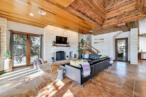 House, Multiple Beds, Hot Tub (6021 Circle J Rd) | Living area - Luxury Lakefront Escape on Lake Travis (Marble Falls)