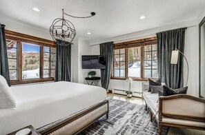 4 bedrooms, iron/ironing board, WiFi, bed sheets - Ski-in/Ski-out Luxe Lofted Condo in Bachelor Gulch (Avon)
