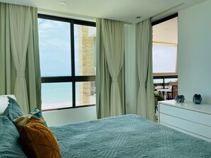 2 bedrooms, desk, iron/ironing board, free WiFi - Ocean View Apartment with Breakfast Included (Maceió)