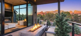 Luxury Sedona Retreat w/ Stunning Red Rock Views