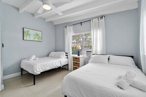 2 bedrooms, WiFi, bed sheets - 2 Bedroom on the Barrier Island. Walk to the Beach (Fort Lauderdale)