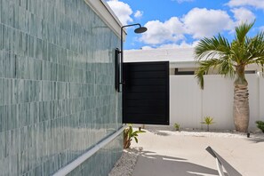 Terrace/patio - 3 Bedroom on the Barrier Island. Walk to the Beach (Fort Lauderdale)