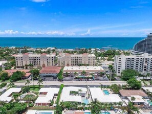 Exterior - 3 Bedroom on the Barrier Island. Walk to the Beach (Fort Lauderdale)