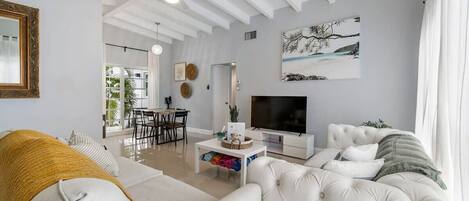 テレビ、書斎 / ワークスペース