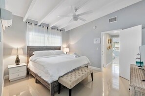 3 bedrooms, WiFi, bed sheets - 3 Bedroom on the Barrier Island. Walk to the Beach (Fort Lauderdale)