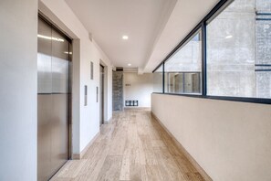 Interior - Myla - 1BR - Roma Norte - Piso bajo (Mexico City)