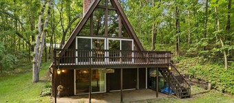 Peaceful A-Frame Chalet With HOT TUB!