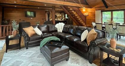 Meadow Ridge Lodge & Apartment for Large Groups