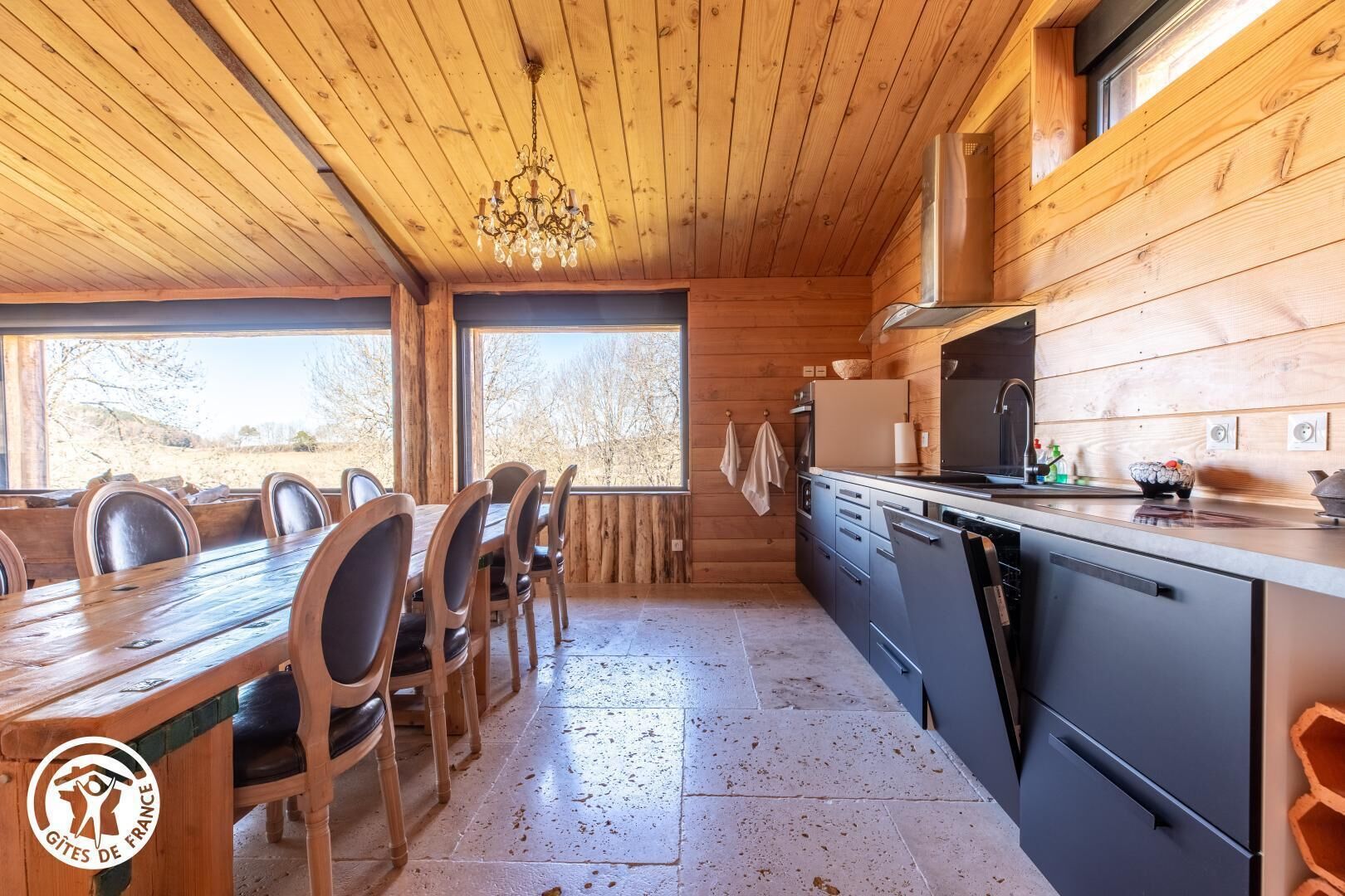 Réfrigérateur, micro-ondes, four, lave-vaisselle