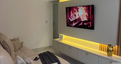 Modern, comfortable, air-conditioned apartment with a gourmet area and gym.