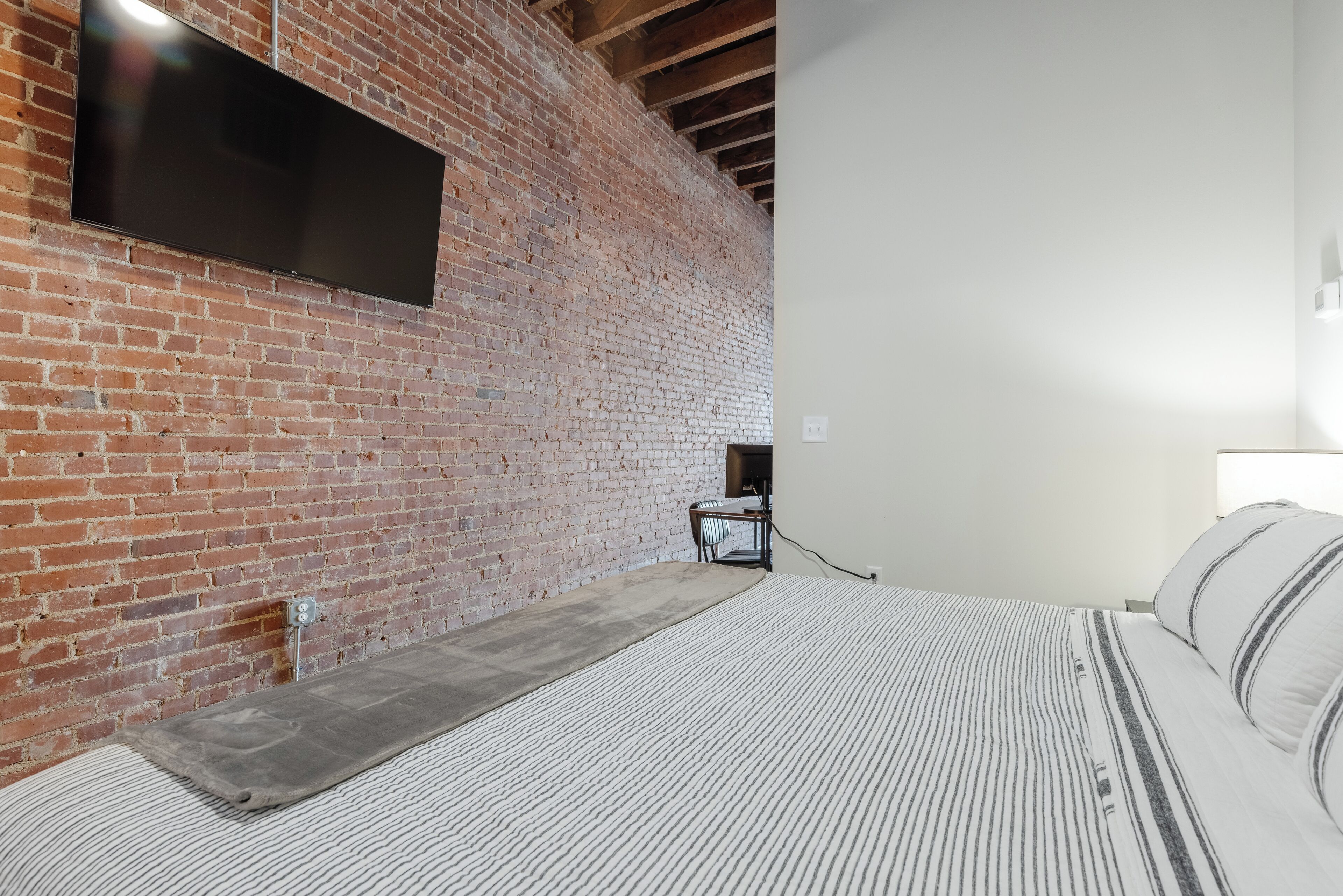 1 camera, una scrivania, Wi-Fi gratuito, lenzuola