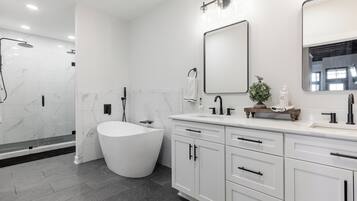 Douche, serviettes fournies