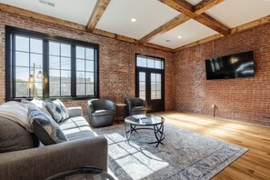 Luokittelematon kuva, 3 kautta 21, painike