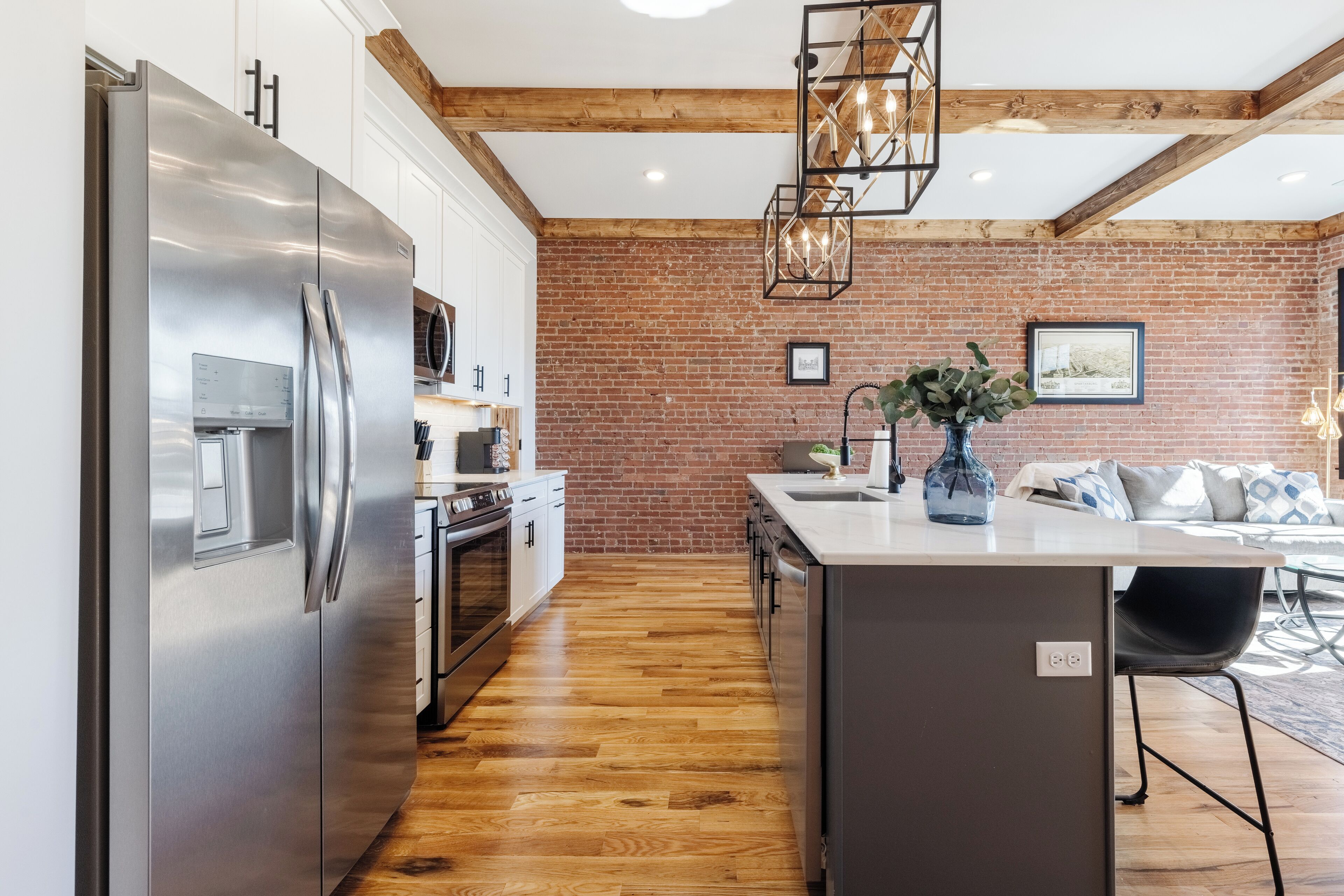 冰箱、微波炉、烤箱、炉灶