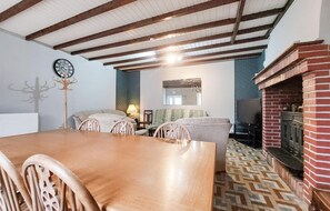 Dining - Lovely home in Hambers with WiFi (Hambers)