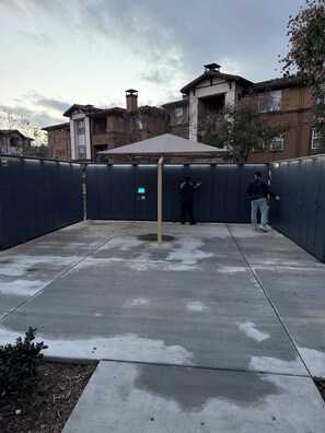 Unclassified image, 3 of 6, button - Beautiful spacious 1 bed room a large balcony patio (Rancho Cucamonga)