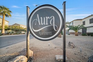Property grounds - Modern Arcadia Lite Suite Near Airport & Dining (Phoenix)