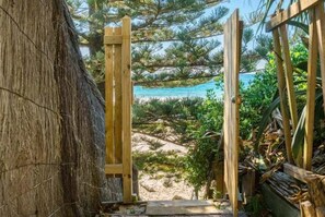 Property grounds - Billabelongil - 40A Childe St, Byron Bay (Byron)