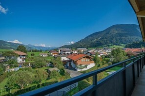 Property grounds - Appartements Andrea Cäciel: Apartment with a view of the mountains (Kitzbühel)