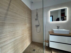 Bathroom - Luxury house with private pool – Saint-Féliu-d’Avall (Pyrénées-Orientales) (ST FELIU D AVALL)