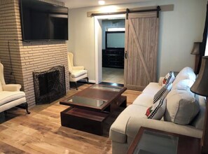 Unclassified image, 4 of 21, button