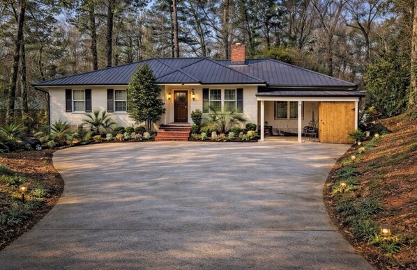 Unclassified image, 1 of 21, button