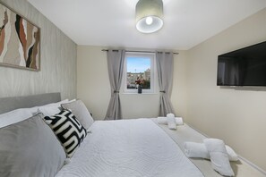 2 bedrooms, desk, iron/ironing board, WiFi - Virginia Street Lodge - Grampian Lettings (Aberdeen)