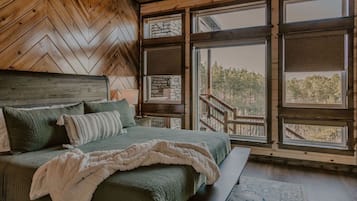 5 bedrooms, free WiFi, bed sheets