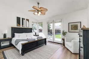3 bedrooms, iron/ironing board, free WiFi, bed sheets - Nectar Nest, Video Tour, Pool, Spa, Fire Pit Arcade Game Room, King Master Suite (Hemet)