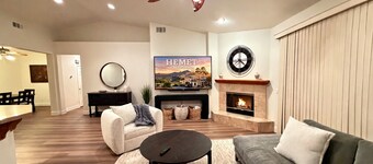 Nectar's Nest, Hemet Pool Home, Hot Tub, Arcade & Game Room, King Master Bedroom