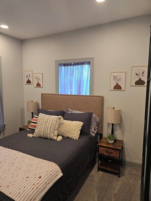 2 quartos, ferros/tábuas de passar roupa, Wi-Fi, roupa de cama