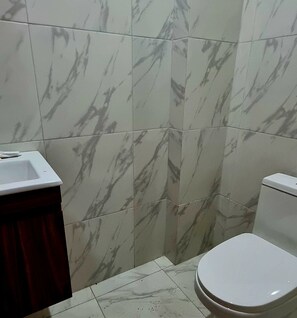Toallas y papel de baño 