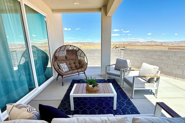 Outdoor patio area with nice new furniture