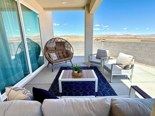 Luxury "New" Lake Powell Home - 15+Guests, Amazing Views, Large Families
