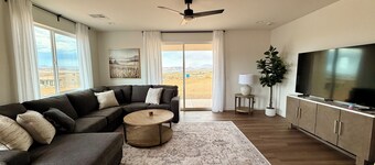 Sandy Bay Retreat @ Lake Powell-w/Games, Fire Pit & Stunning Desert Views