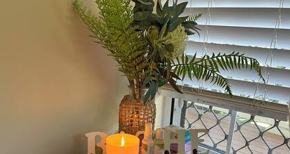 Cosy country cottage in Coominya.
Walking distance to Brisbane Valley Rail Trail